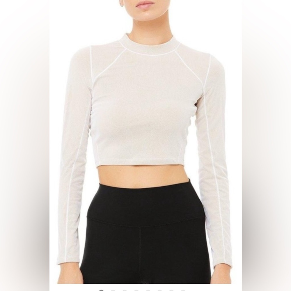 Alo‎ Yoga Vision Long Sleeve Shirt Sz M in White Latte Cropped Ruched Mesh